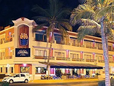 Hotel La Siesta Malecon Mazatlan 3*,